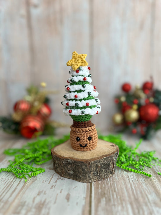 Handmade Crochet Christmas Tree Ornament – Smiling Tree with Star Topper