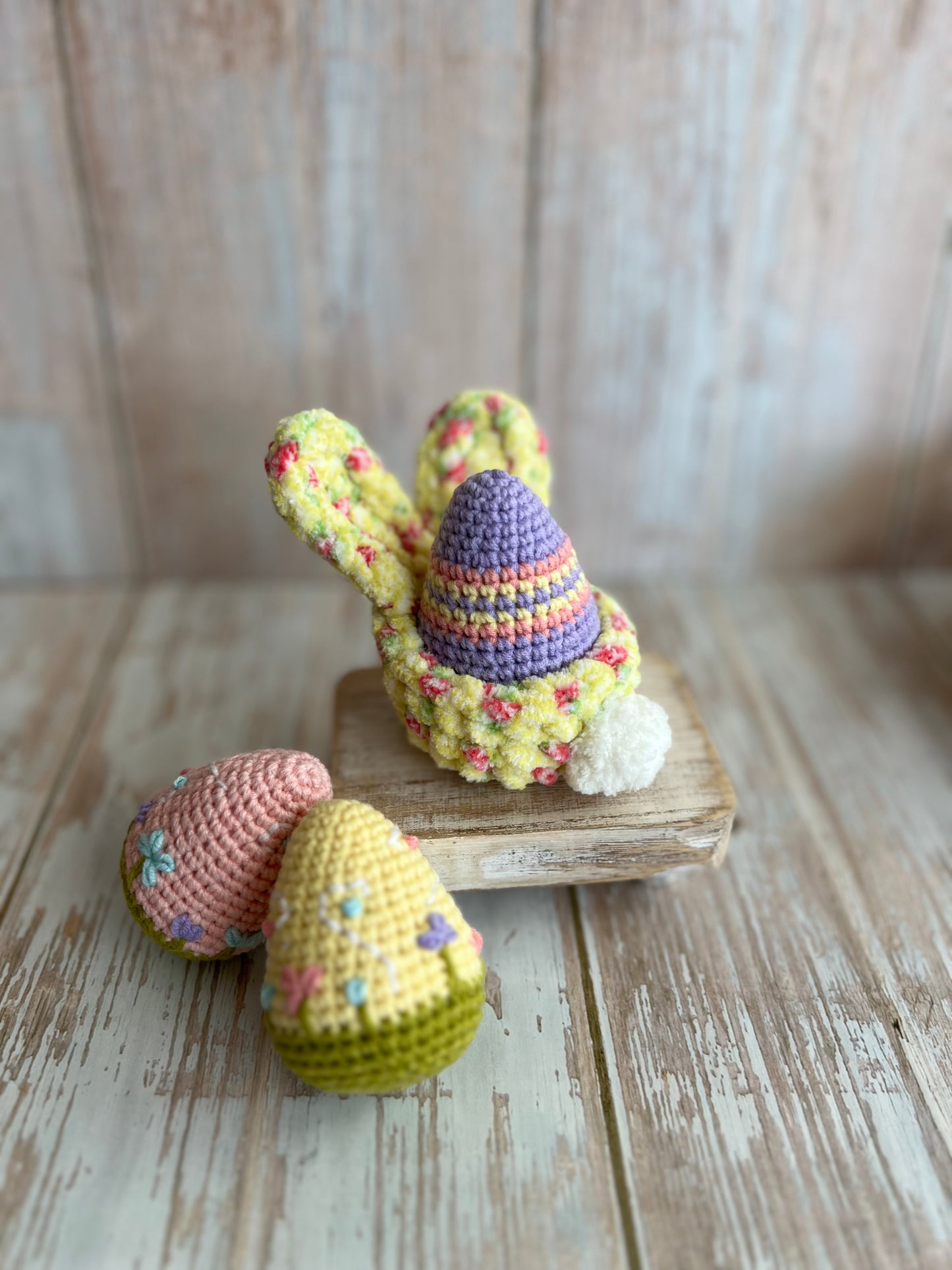 Crocheted Easter Bunny Egg Holder, Handmade Plush Bunny Egg Holder – Soft Easter Decoration with Pom-Pom Tail, Unique, Handmade, Readymade