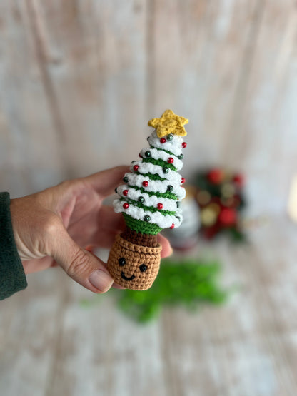 Handmade Crochet Christmas Tree Ornament – Smiling Tree with Star Topper