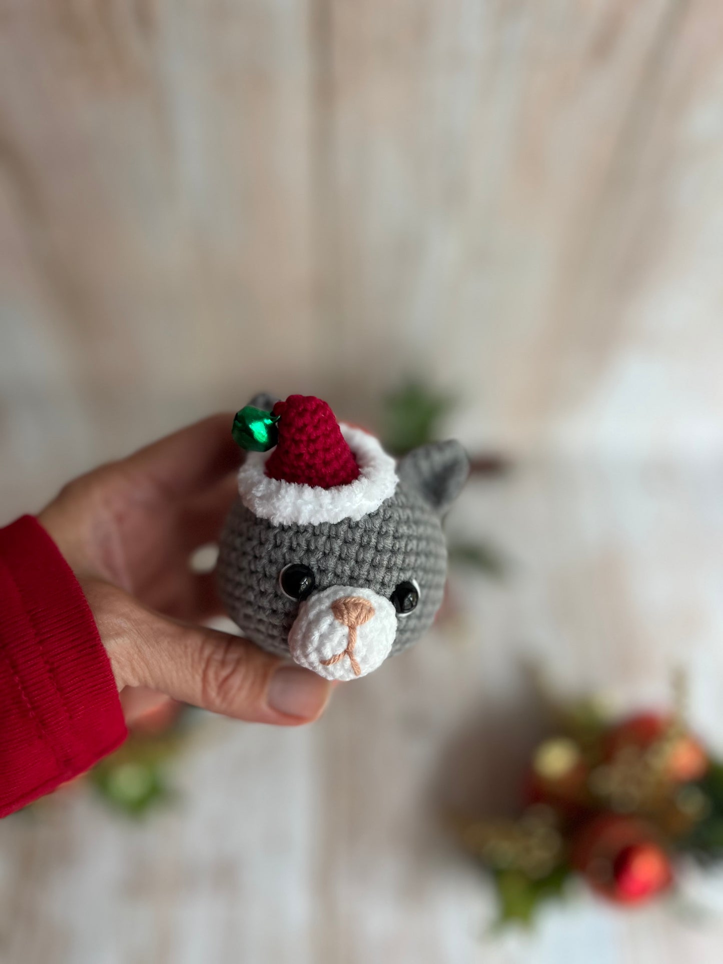 Holiday Pet Ornaments – Custom Crochet Cat & Dog Decorations with Santa Hats, Festive Crochet Pet Ornaments – Personalized Cat & Dog in Santa Hats, Handmade Crochet Pet Ornaments – Customizable Christmas Cat & Dog Decor