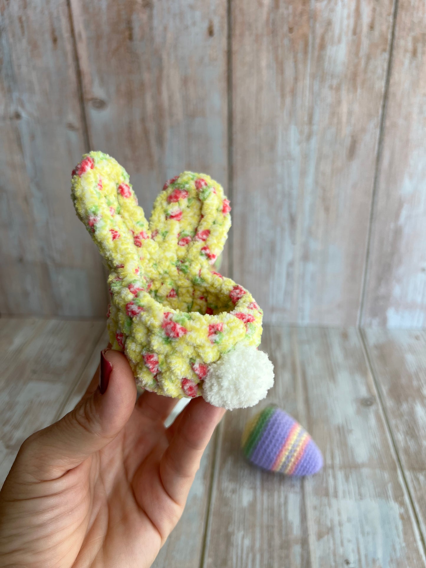 Crocheted Easter Bunny Egg Holder, Handmade Plush Bunny Egg Holder – Soft Easter Decoration with Pom-Pom Tail, Unique, Handmade, Readymade